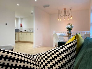 Comfort House, Ensuite (Detached Property) | Lounge