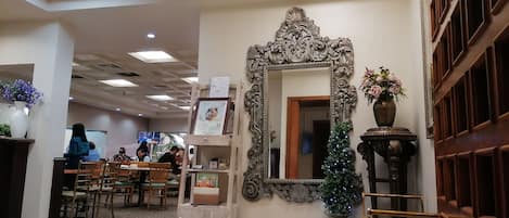 Päivittäinen buffetaamiainen (359.00 MXN per henkilö)