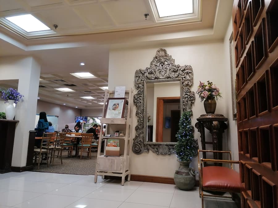 Daily buffet breakfast (MXN 359.00 per person)