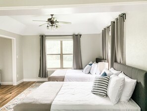 6 bedrooms, iron/ironing board, travel cot, WiFi