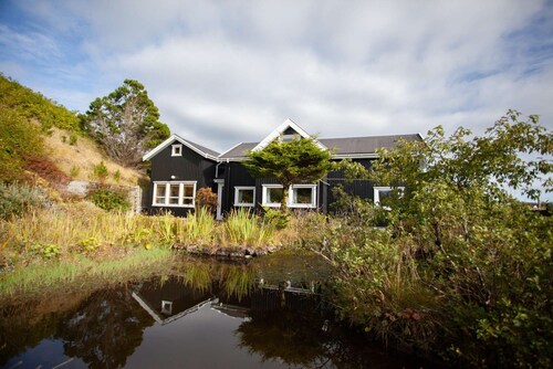 Red Robin - 4 bedroom house next to Svartifoss Waterfall