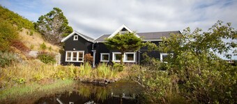Red Robin - 4 bedroom house next to Svartifoss Waterfall