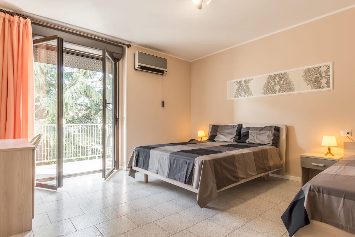 Family Room, Balcony | Hypo-allergenic bedding, pillowtop beds, minibar, desk