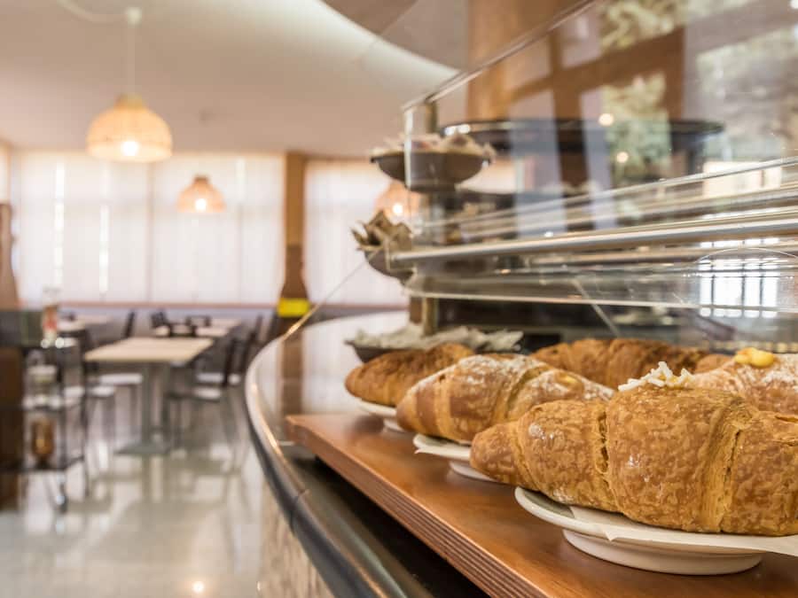 Colazione a buffet inclusa, servita tutte le mattine