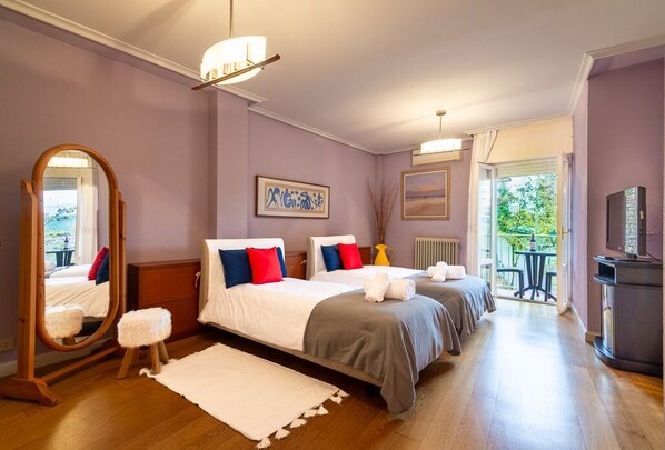 1 bedroom, desk, soundproofing, iron/ironing board