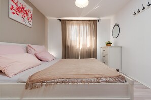 4 Schlafzimmer, Bügeleisen/Bügelbrett, kostenloses WLAN, Bettwäsche