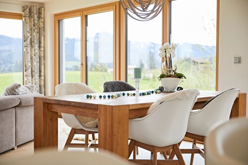 Chalet mit Panoramablick auf die Berge 