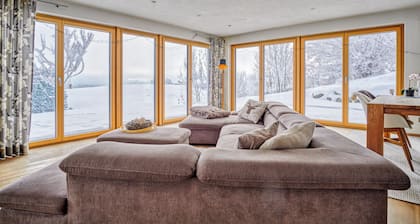 Chalet mit Panoramablick auf die Berge