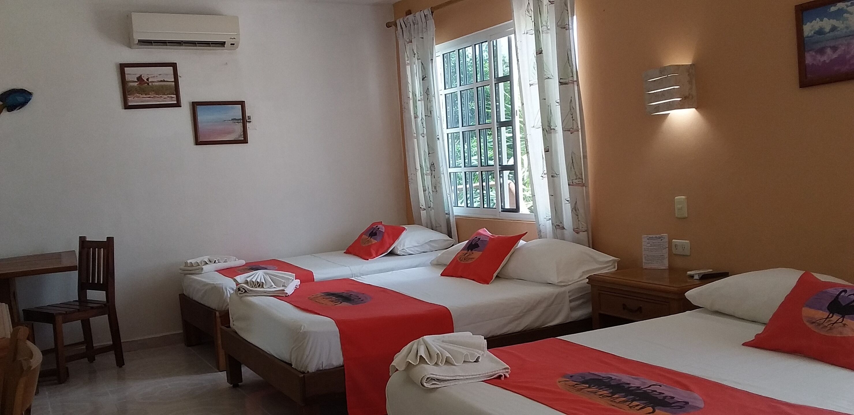 family room, multiple beds | extra beds