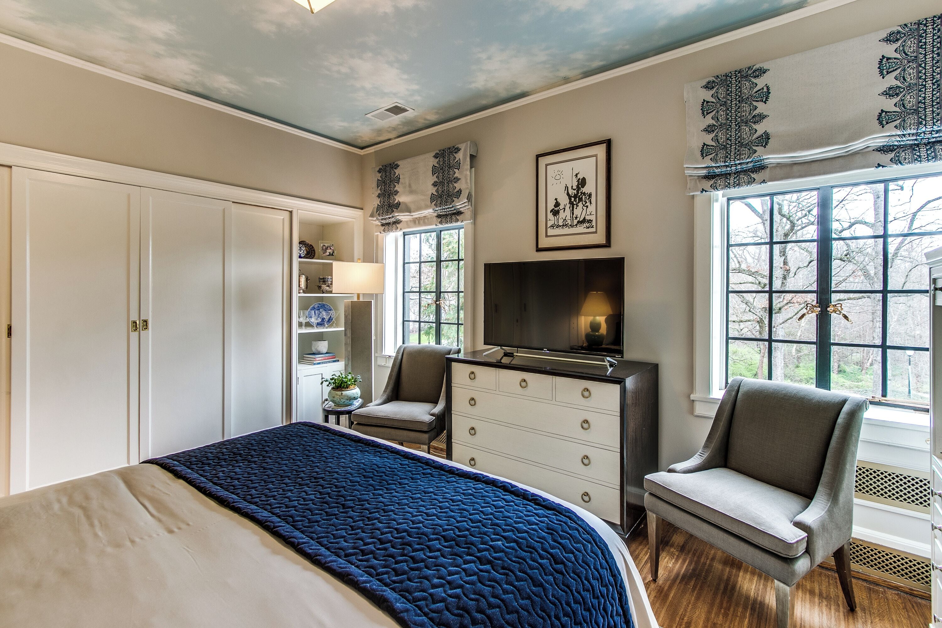 Luksushuone, 1 keskisuuri parisänky, oma kylpyhuone, näköala puistoon | Ylelliset vuodevaatteet, untuvapeitot, pillowtop-patjalliset sängyt