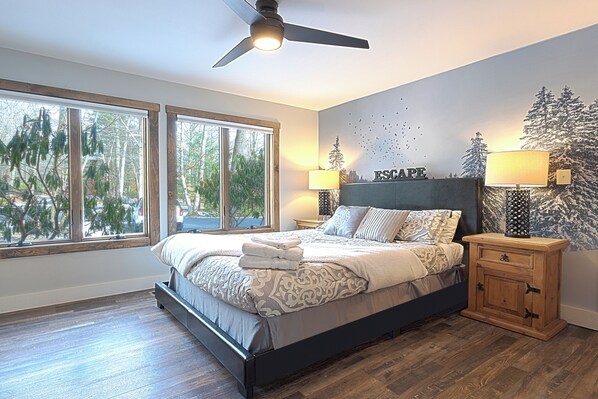 3 habitaciones, escritorio, tabla de planchar con plancha y wifi gratis