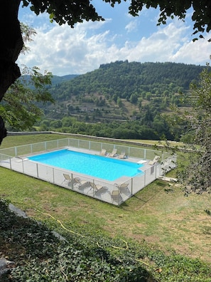 A heated pool - Homerez - Manor in Satillieu (Satillieu)