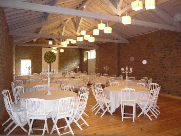 Banquet hall