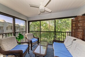 Property grounds - Sun Plaza West Unit 204, gulf front complex on AMI (Holmes Beach)