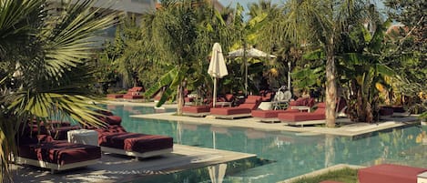 Outdoor pool, pool loungers