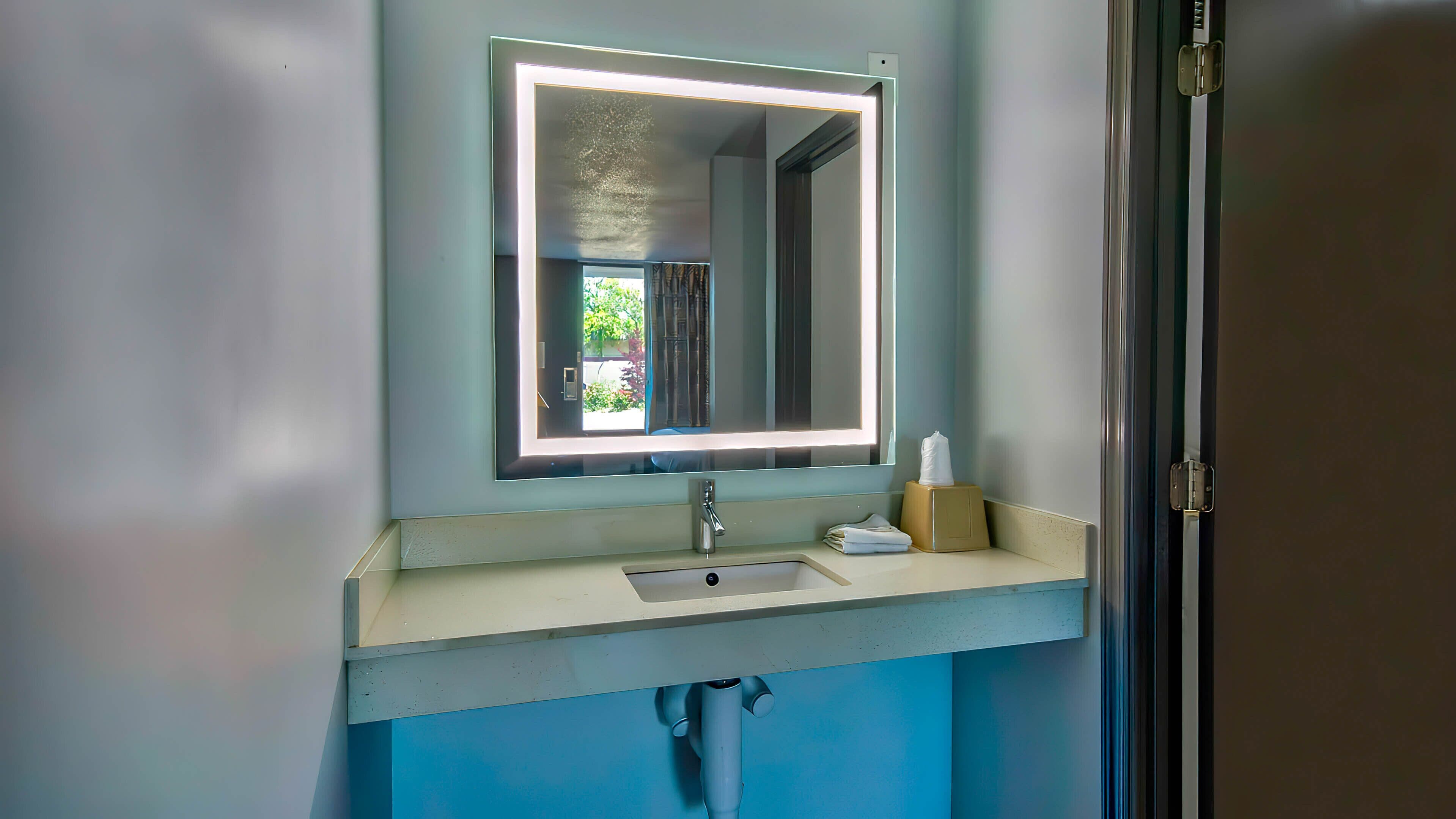 Photo - Motel 6 Louisville, Ky- Airport/ Fair Expo