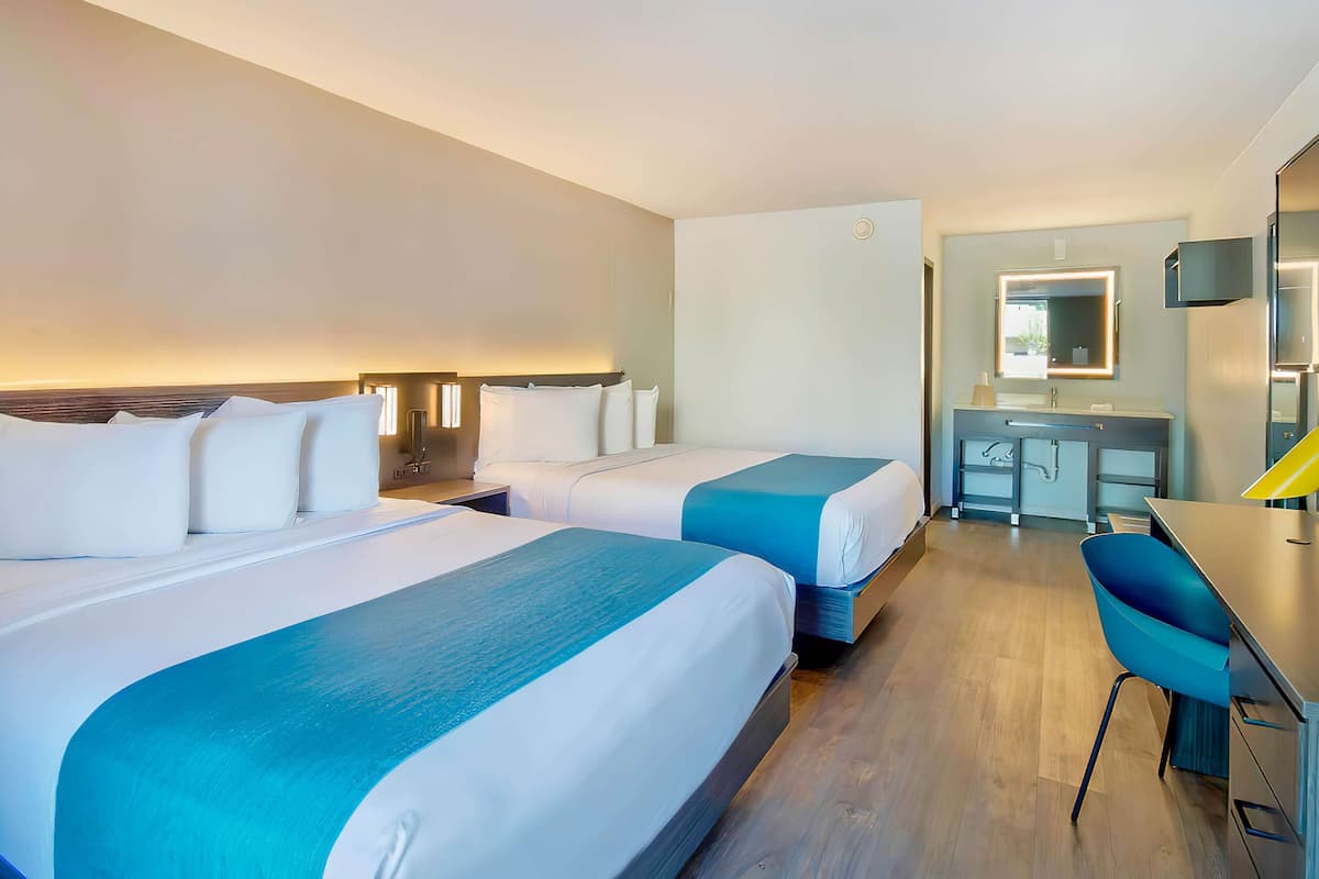Blackout curtains, free WiFi, bed sheets