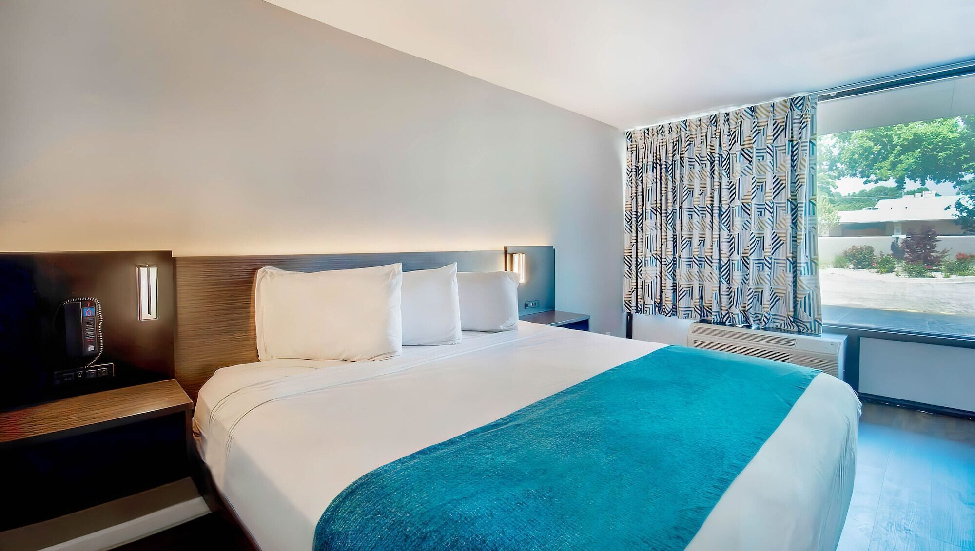 Pimennysverhot, ilmainen Wi-Fi, vuodevaatteet