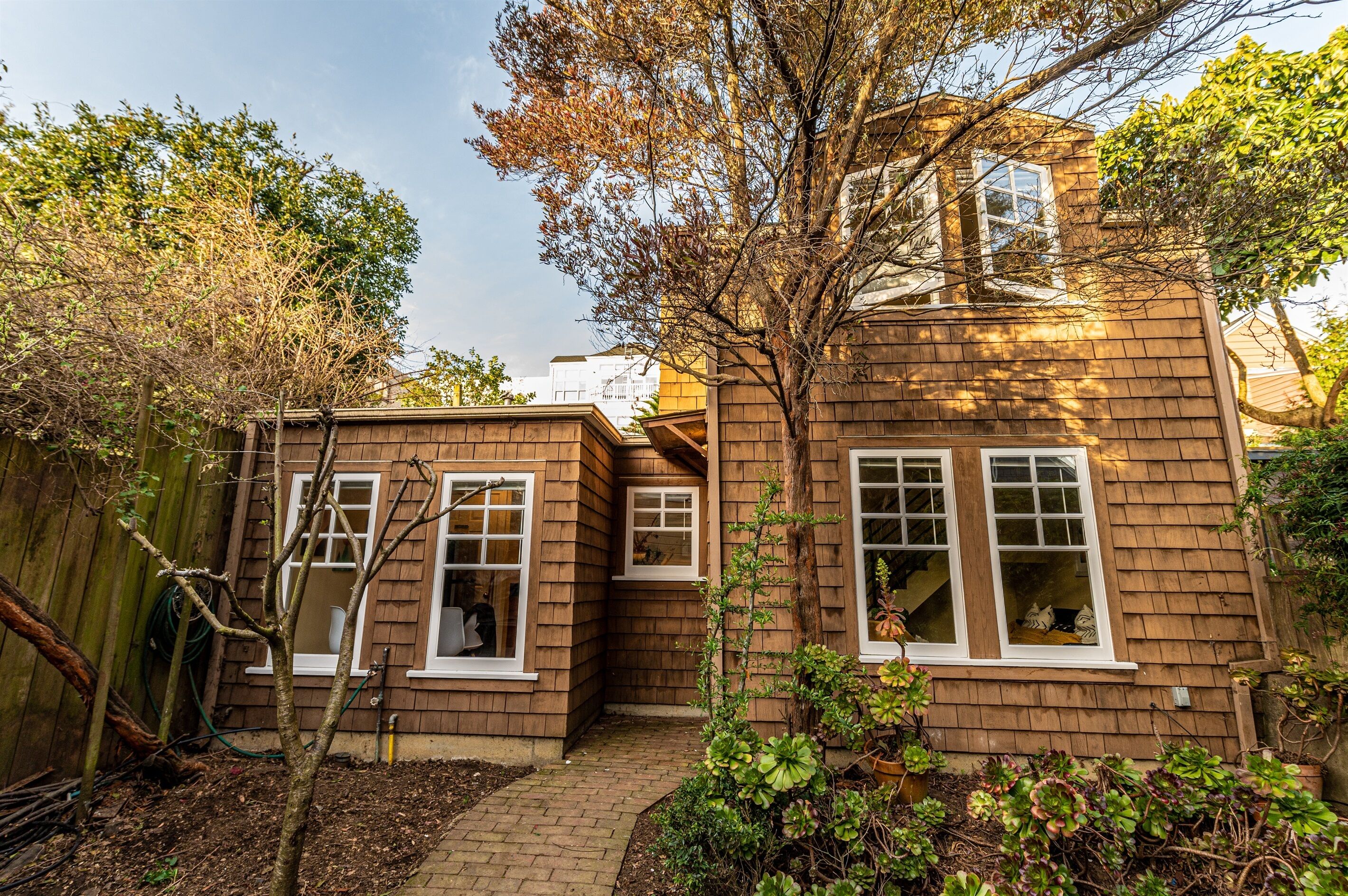 Cozy 1br Cottage: Quiet, Stocked, Pet-Friendly