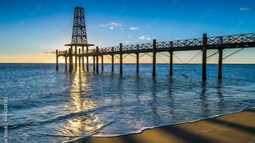 Una spiaggia nelle vicinanze, sabbia bianca