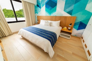 In-room safe, individually furnished, iron/ironing board, free WiFi