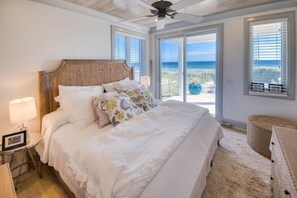 5 bedrooms, iron/ironing board, free WiFi, bed sheets - GULF FRONT OASIS, PRIVATE HEATED POOL-opt, 5 BR, GORGEOUS BEACH VIEWS, Sleeps 12 (Panama City Beach)