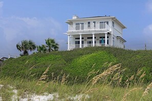 Exterior - GULF FRONT OASIS, PRIVATE HEATED POOL-opt, 5 BR, GORGEOUS BEACH VIEWS, Sleeps 12 (Panama City Beach)