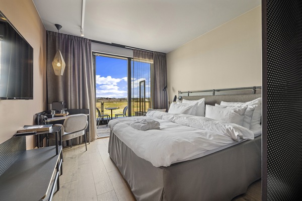 Superior Room, 1 King Bed, Balcony | Egyptian cotton sheets, premium bedding, down duvets, pillow-top beds