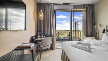 Superior Room, 1 King Bed, Balcony | 1 bedroom, Egyptian cotton sheets, premium bedding, down comforters