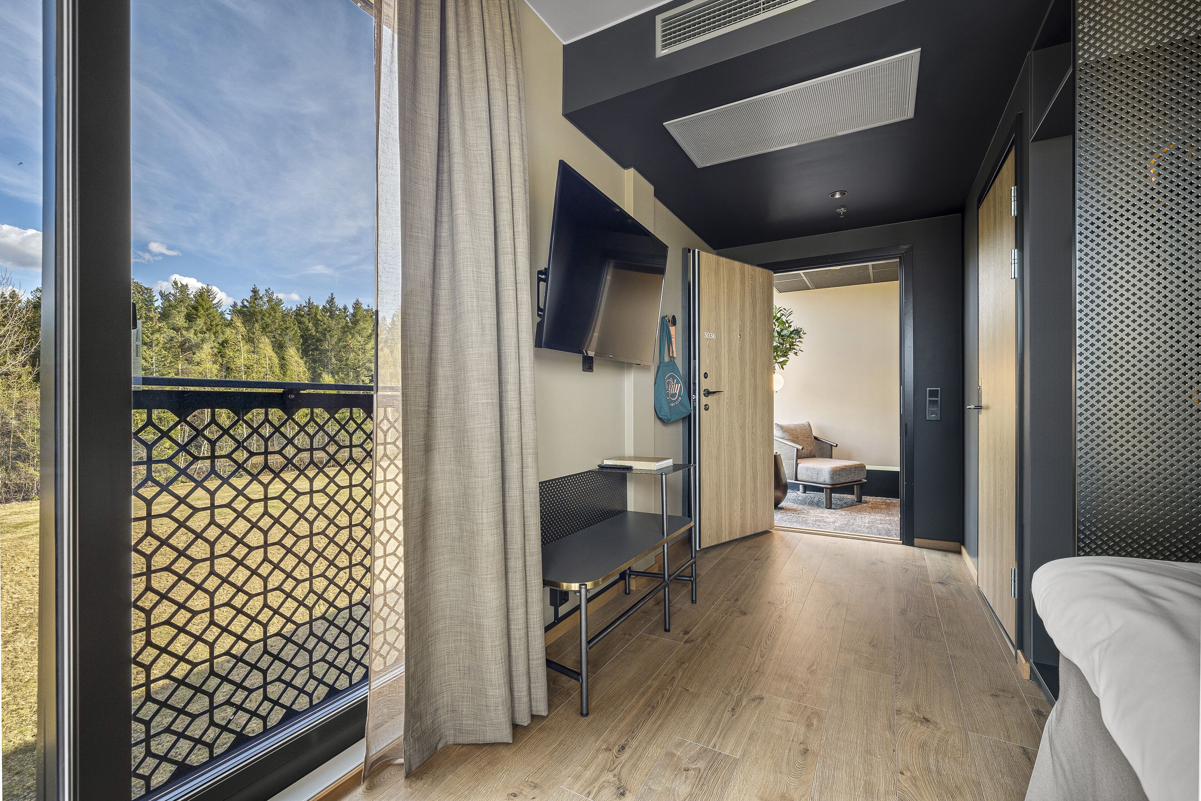 1 bedroom, egyptian cotton sheets, premium bedding, down duvets