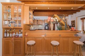 Bar (in der Unterkunft)