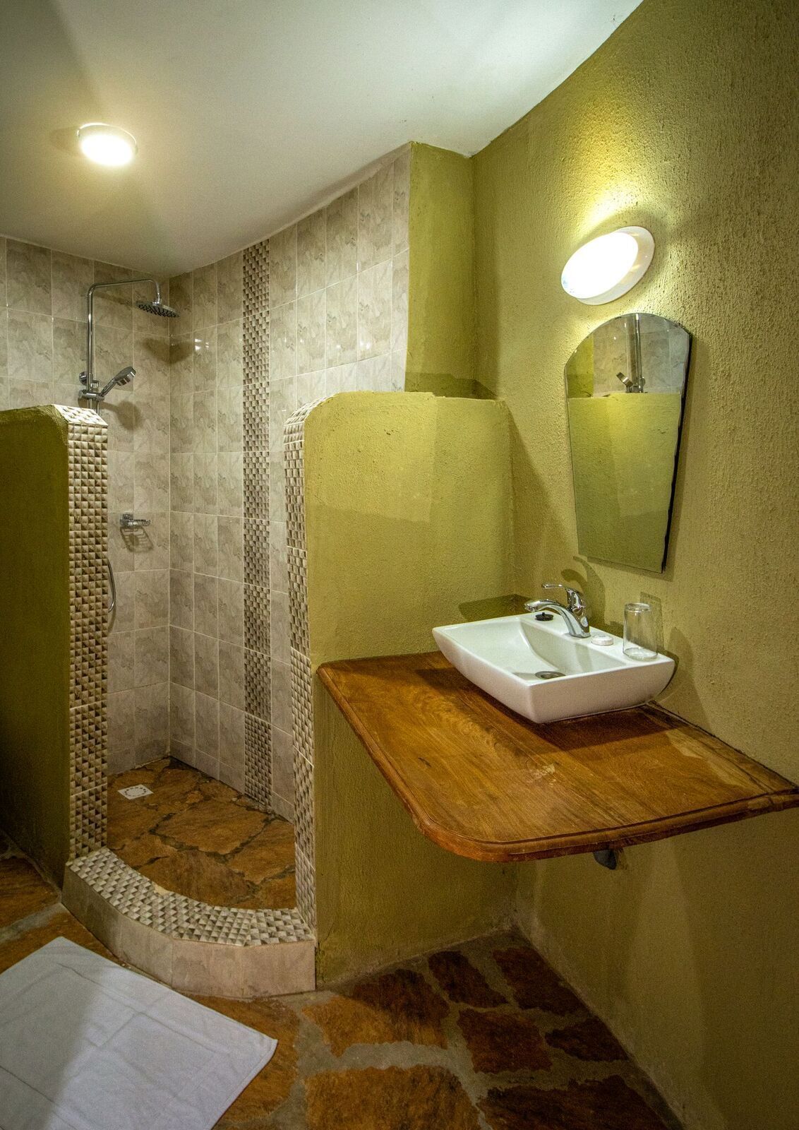 shower, free toiletries, towels