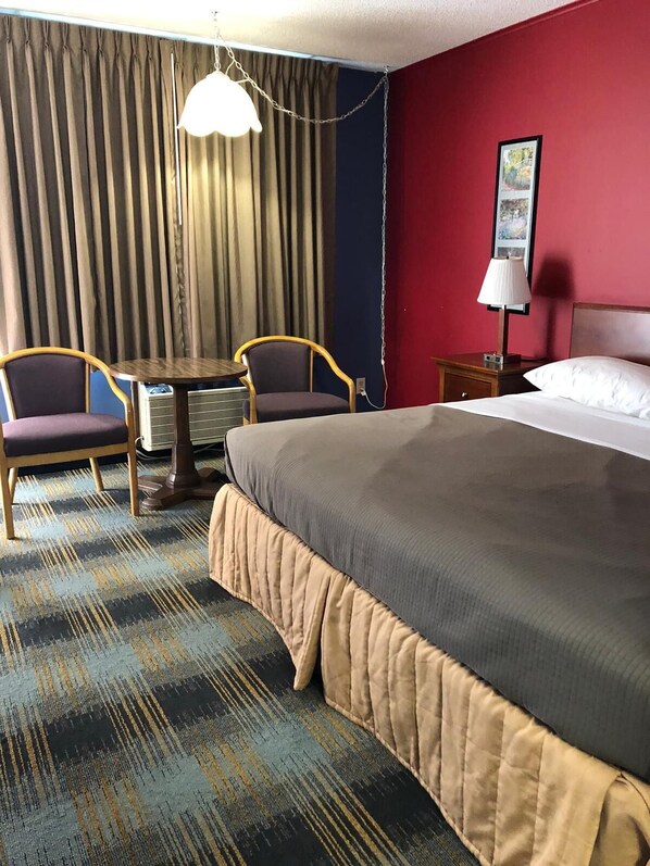 Laptopgeeigneter Arbeitsplatz, kostenloses WLAN