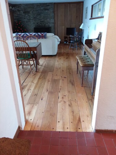 A country guest house just 21-32 minutes Bridgeport or New Haven Universities.