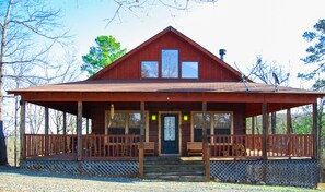 Exterior - Secluded Log Cabin, Mountain Top, Hot Tub, Pool Table, 5 Miles From Downtown (Hot Springs)