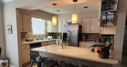 Bussell's Cozy Farmhouse