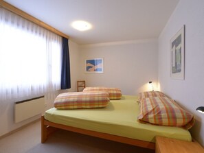 3 bedrooms, Internet