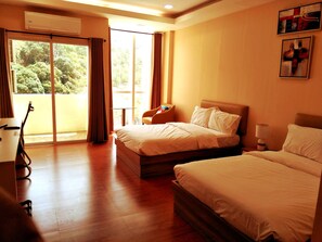 Luxury Twin Room | Minibar, in-room safe, individually furnished, desk