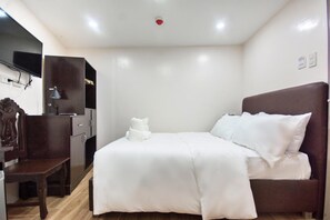 Free WiFi, bed sheets