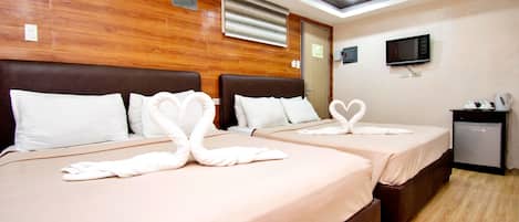 Chambre familiale, Plusieurs lits | 1 chambre, accès au Wi-Fi (inclus), literie fournie