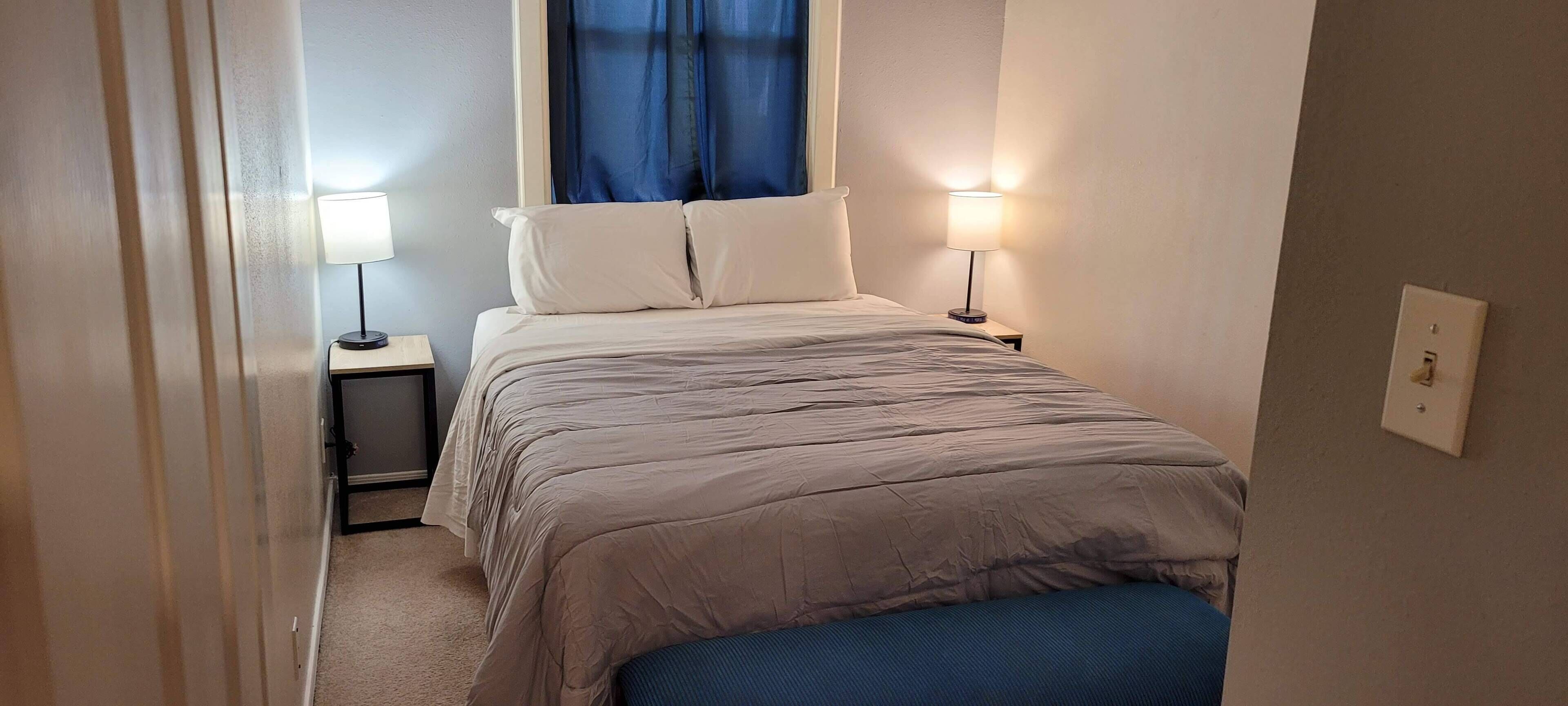 2 slaapkamers, een strijkplank/strijkijzer, reisbedje, gratis wifi