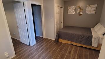 3 bedrooms, iron/ironing board, travel crib, free WiFi