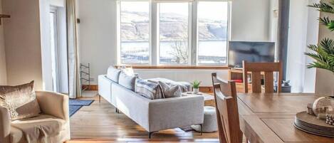 Fernseher, Kamin