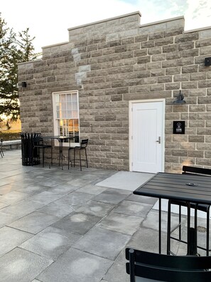 Breakfast, lunch, dinner served; American cuisine  - Hotel Millwright (Amana)