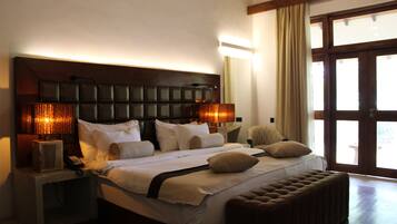 Deluxe Double or Twin Room, 1 King Bed | Premium bedding, memory foam beds, minibar, in-room safe