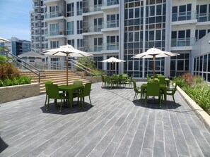 BBQ/picnic area - 8 Newtown Boulevard (Lapu-Lapu)