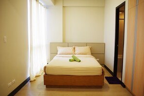 Executive Studio Suite | Free WiFi - 8 Newtown Boulevard (Lapu-Lapu)
