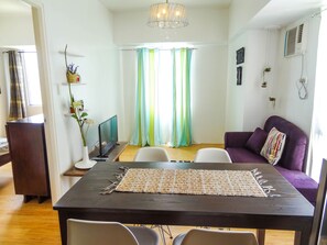 AVIDA824 | Living area | Flat-screen TV - Avida Towers Cebu Tower 1 (Cebu City)