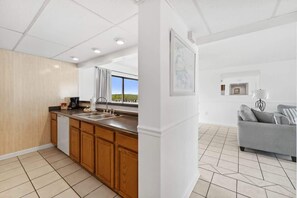 Interior - Moondrifter 608-Cozy Condo w/ Spectacular View (Panama City Beach)