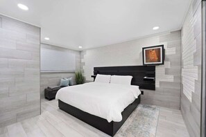 1 slaapkamer, een strijkplank/strijkijzer, wifi, beddengoed